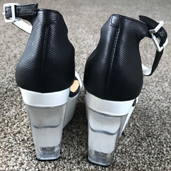 Gianni Bini Wedges - Picture 7 of 8